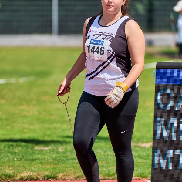 Hammerwerferin Gioia Mazza (VfL Waiblingen), die sich mit 47,48 Metern den Baden-Württembergischen Meistertitel bei der U20 sicherte (© Roman Böhnke). 