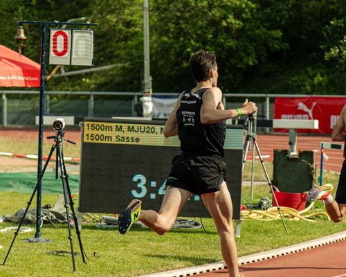 Luis Schaich stürmt zur DM-Norm in Karlsruhe